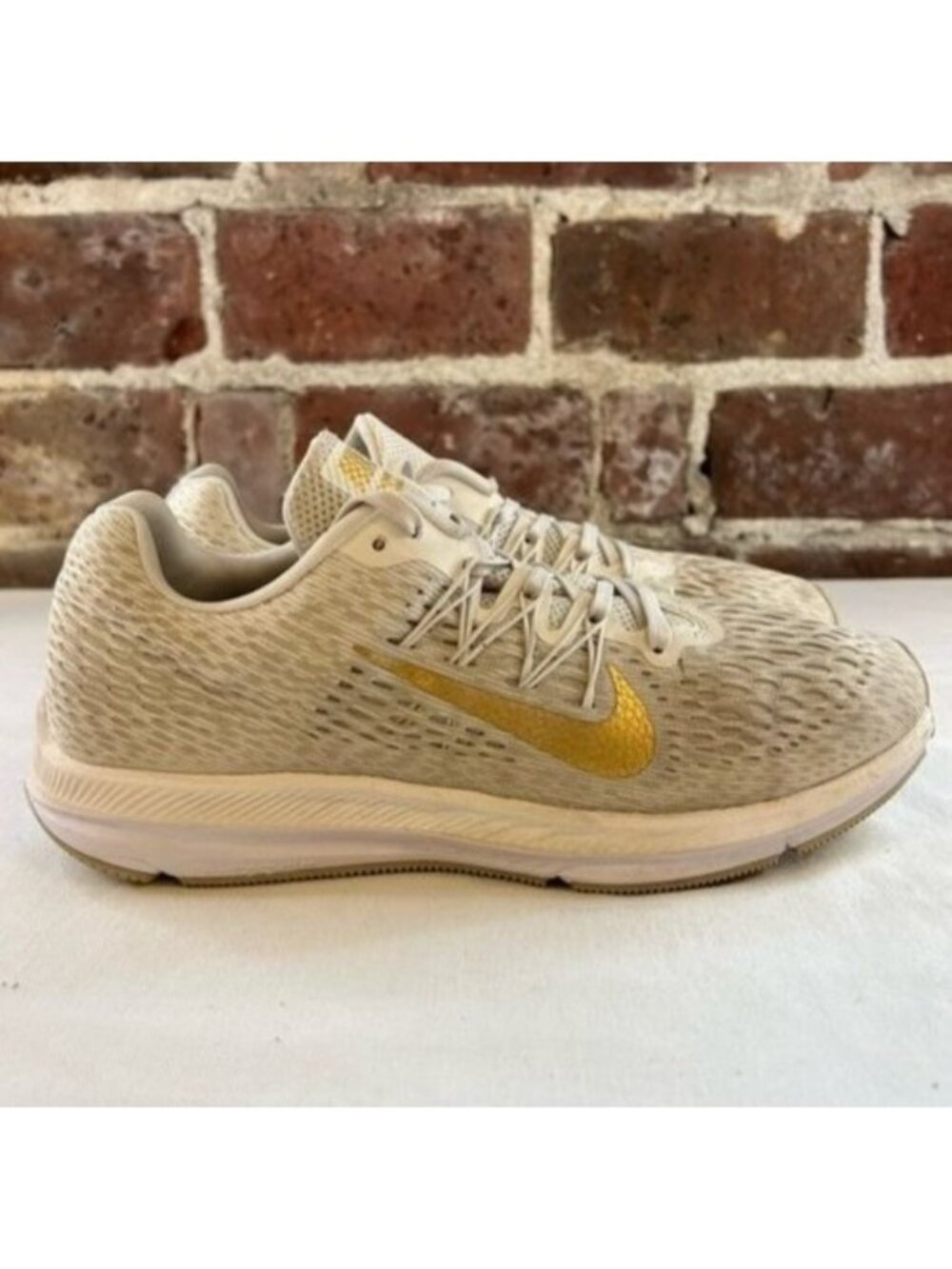 Nike Women's Zoom Winflo 5 'String' Athletic Sneakers sz 10 (AA7414-008)